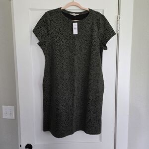 Loft Short Sleeve Shift Dress in Olive Green Leopard